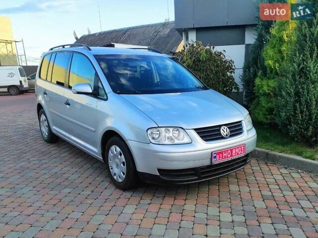 Серый Фольксваген Туран, объемом двигателя 1.6 л и пробегом 220 тыс. км за 5550 $, фото 36 на Automoto.ua