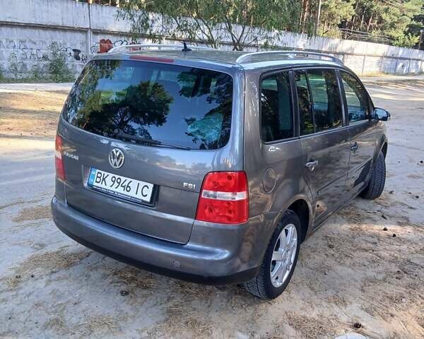 Сірий Фольксваген Туран, об'ємом двигуна 1.6 л та пробігом 235 тис. км за 5900 $, фото 10 на Automoto.ua