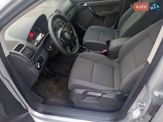 Серый Фольксваген Туран, объемом двигателя 1.6 л и пробегом 230 тыс. км за 5995 $, фото 11 на Automoto.ua