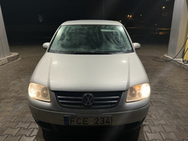 Серый Фольксваген Туран, объемом двигателя 2 л и пробегом 180 тыс. км за 2000 $, фото 2 на Automoto.ua