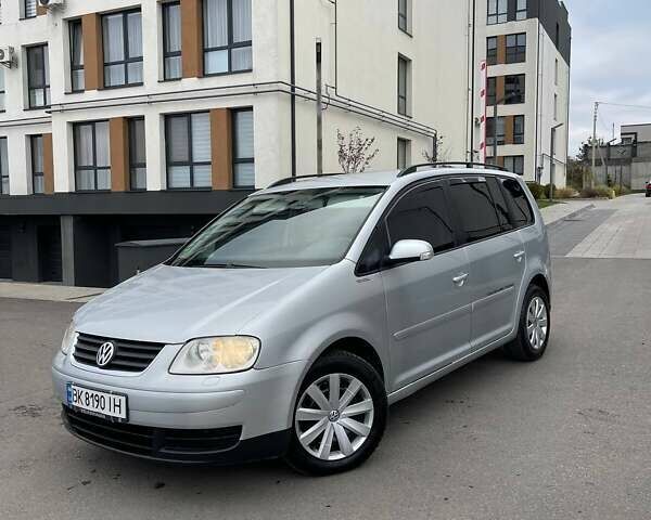 Серый Фольксваген Туран, объемом двигателя 2 л и пробегом 296 тыс. км за 4999 $, фото 13 на Automoto.ua