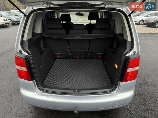 Серый Фольксваген Туран, объемом двигателя 1.6 л и пробегом 192 тыс. км за 5950 $, фото 16 на Automoto.ua