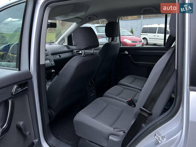 Сірий Фольксваген Туран, об'ємом двигуна 1.6 л та пробігом 307 тис. км за 4900 $, фото 30 на Automoto.ua