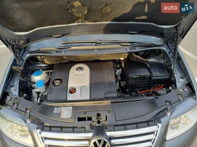 Серый Фольксваген Туран, объемом двигателя 1.6 л и пробегом 247 тыс. км за 6300 $, фото 11 на Automoto.ua