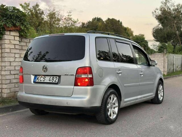 Сірий Фольксваген Туран, об'ємом двигуна 2 л та пробігом 250 тис. км за 3514 $, фото 3 на Automoto.ua