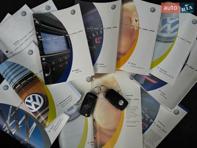 Серый Фольксваген Туран, объемом двигателя 1.6 л и пробегом 223 тыс. км за 6300 $, фото 14 на Automoto.ua