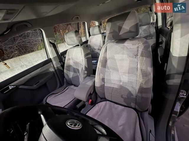 Серый Фольксваген Туран, объемом двигателя 2 л и пробегом 214 тыс. км за 6600 $, фото 24 на Automoto.ua