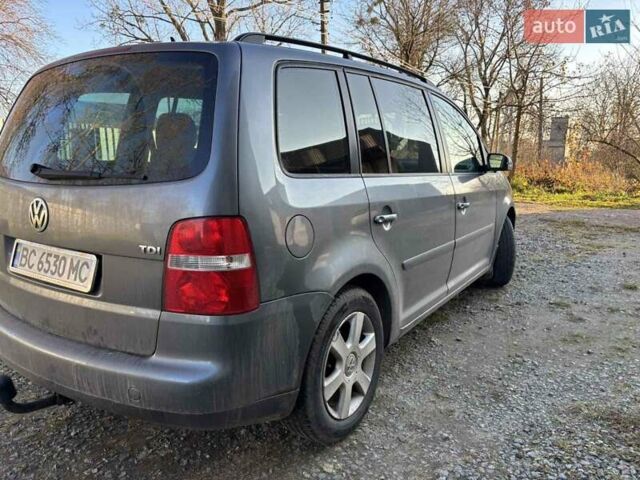 Серый Фольксваген Туран, объемом двигателя 1.9 л и пробегом 224 тыс. км за 6100 $, фото 5 на Automoto.ua