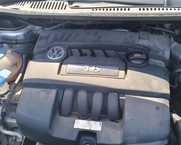 Сірий Фольксваген Туран, об'ємом двигуна 1.6 л та пробігом 230 тис. км за 5800 $, фото 18 на Automoto.ua