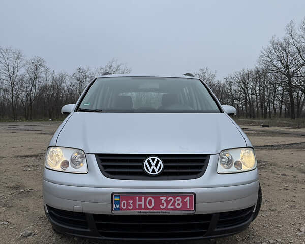 Серый Фольксваген Туран, объемом двигателя 1.6 л и пробегом 213 тыс. км за 6900 $, фото 20 на Automoto.ua