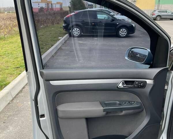 Серый Фольксваген Туран, объемом двигателя 2 л и пробегом 296 тыс. км за 4999 $, фото 35 на Automoto.ua