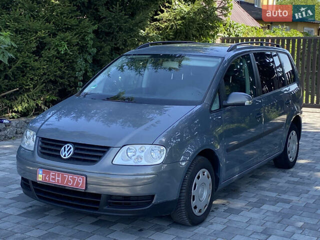 Серый Фольксваген Туран, объемом двигателя 1.6 л и пробегом 184 тыс. км за 5900 $, фото 2 на Automoto.ua