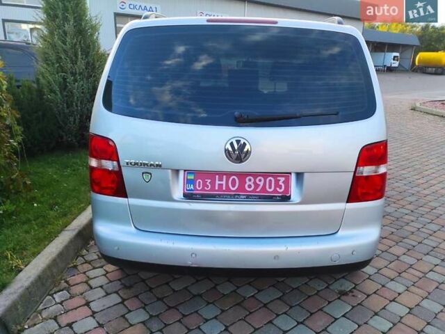Серый Фольксваген Туран, объемом двигателя 1.6 л и пробегом 220 тыс. км за 5550 $, фото 46 на Automoto.ua