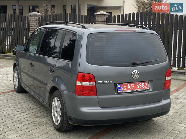 Сірий Фольксваген Туран, об'ємом двигуна 1.6 л та пробігом 226 тис. км за 6300 $, фото 5 на Automoto.ua