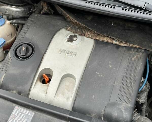 Серый Фольксваген Туран, объемом двигателя 1.6 л и пробегом 338 тыс. км за 5500 $, фото 26 на Automoto.ua