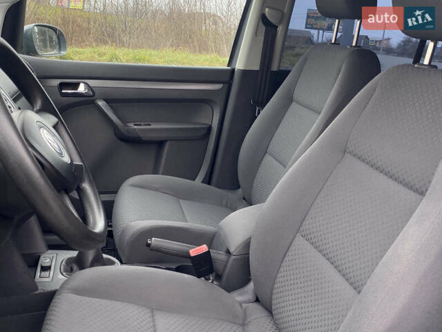 Сірий Фольксваген Туран, об'ємом двигуна 1.6 л та пробігом 226 тис. км за 6300 $, фото 9 на Automoto.ua