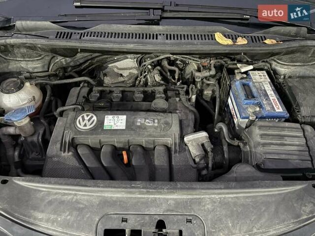 Серый Фольксваген Туран, объемом двигателя 2 л и пробегом 214 тыс. км за 6600 $, фото 22 на Automoto.ua