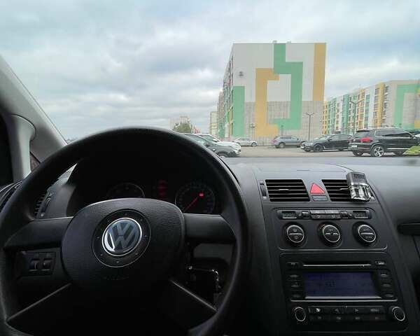 Серый Фольксваген Туран, объемом двигателя 2 л и пробегом 296 тыс. км за 4999 $, фото 37 на Automoto.ua