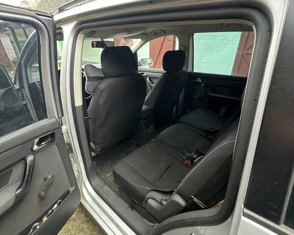 Серый Фольксваген Туран, объемом двигателя 1.9 л и пробегом 306 тыс. км за 5800 $, фото 8 на Automoto.ua