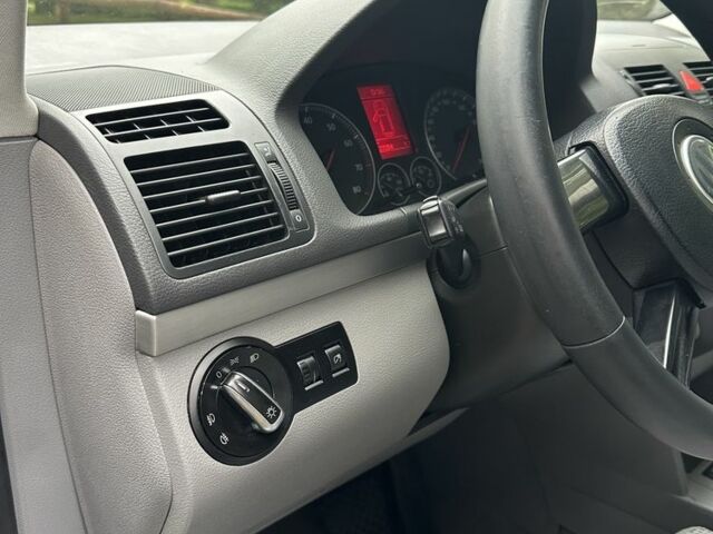 Серый Фольксваген Туран, объемом двигателя 1.6 л и пробегом 2 тыс. км за 6600 $, фото 19 на Automoto.ua