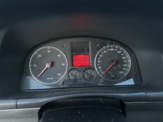 Серый Фольксваген Туран, объемом двигателя 0 л и пробегом 330 тыс. км за 1800 $, фото 11 на Automoto.ua