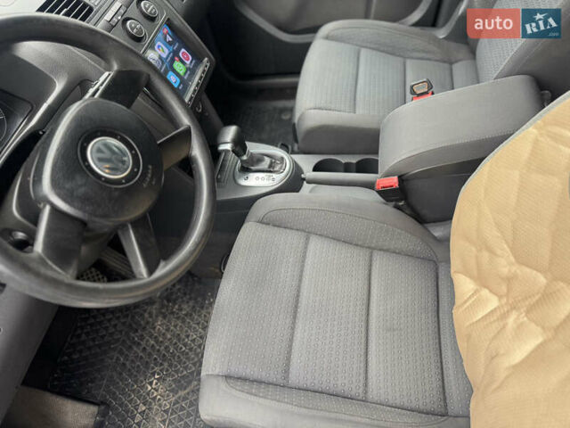 Сірий Фольксваген Туран, об'ємом двигуна 1.6 л та пробігом 262 тис. км за 5500 $, фото 20 на Automoto.ua