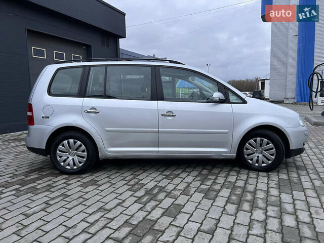 Сірий Фольксваген Туран, об'ємом двигуна 1.6 л та пробігом 307 тис. км за 4900 $, фото 8 на Automoto.ua