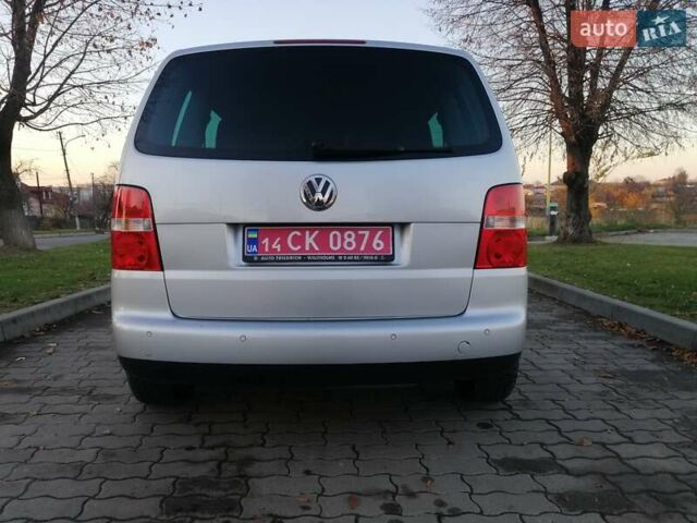 Серый Фольксваген Туран, объемом двигателя 1.6 л и пробегом 252 тыс. км за 5700 $, фото 13 на Automoto.ua
