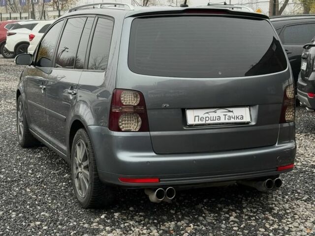 Серый Фольксваген Туран, объемом двигателя 2 л и пробегом 300 тыс. км за 7500 $, фото 4 на Automoto.ua