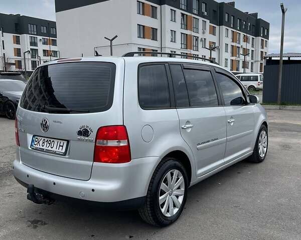 Серый Фольксваген Туран, объемом двигателя 2 л и пробегом 296 тыс. км за 4999 $, фото 16 на Automoto.ua