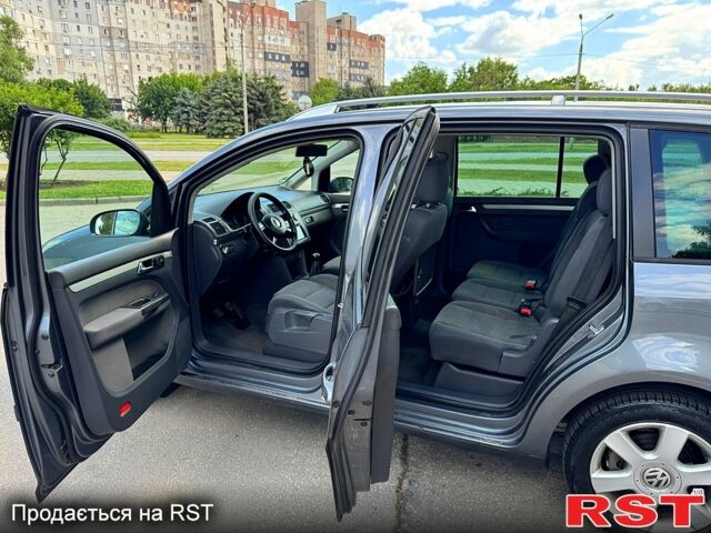 Сірий Фольксваген Туран, об'ємом двигуна 1.6 л та пробігом 239 тис. км за 5400 $, фото 9 на Automoto.ua