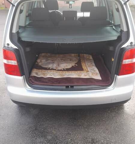 Серый Фольксваген Туран, объемом двигателя 1.6 л и пробегом 225 тыс. км за 5999 $, фото 11 на Automoto.ua