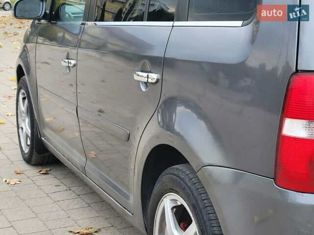 Серый Фольксваген Туран, объемом двигателя 2 л и пробегом 330 тыс. км за 5300 $, фото 9 на Automoto.ua