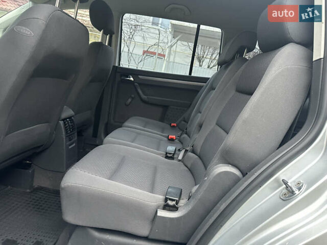 Серый Фольксваген Туран, объемом двигателя 1.6 л и пробегом 151 тыс. км за 4999 $, фото 8 на Automoto.ua