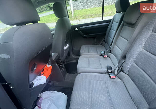 Серый Фольксваген Туран, объемом двигателя 1.9 л и пробегом 295 тыс. км за 5700 $, фото 28 на Automoto.ua