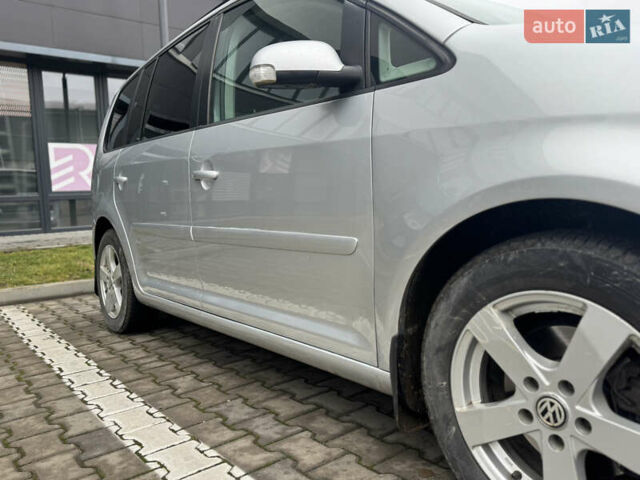 Сірий Фольксваген Туран, об'ємом двигуна 1.6 л та пробігом 262 тис. км за 5500 $, фото 11 на Automoto.ua