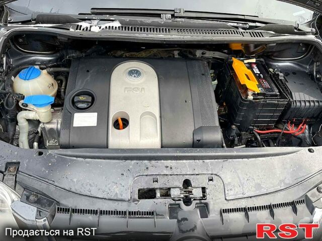 Серый Фольксваген Туран, объемом двигателя 1.6 л и пробегом 241 тыс. км за 4999 $, фото 13 на Automoto.ua