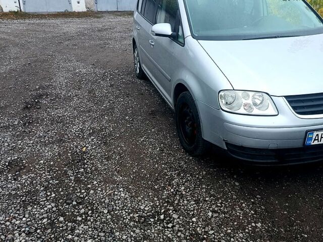 Сірий Фольксваген Туран, об'ємом двигуна 1.9 л та пробігом 300 тис. км за 4200 $, фото 6 на Automoto.ua