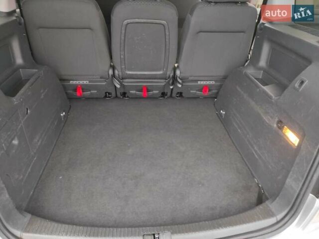 Серый Фольксваген Туран, объемом двигателя 1.6 л и пробегом 220 тыс. км за 5550 $, фото 23 на Automoto.ua