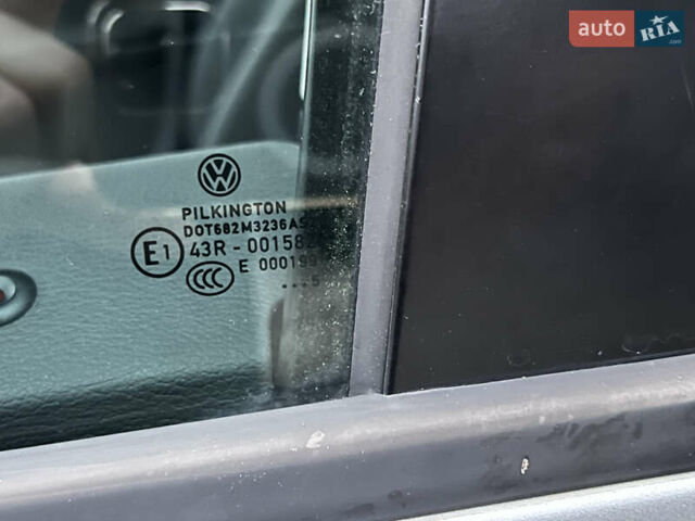 Сірий Фольксваген Туран, об'ємом двигуна 1.6 л та пробігом 307 тис. км за 4900 $, фото 53 на Automoto.ua