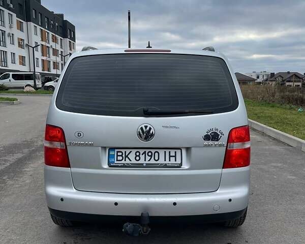 Серый Фольксваген Туран, объемом двигателя 2 л и пробегом 296 тыс. км за 4999 $, фото 10 на Automoto.ua