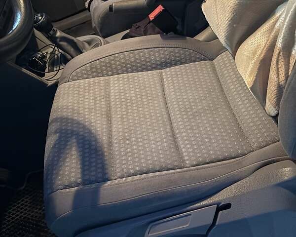 Серый Фольксваген Туран, объемом двигателя 2 л и пробегом 214 тыс. км за 6600 $, фото 35 на Automoto.ua