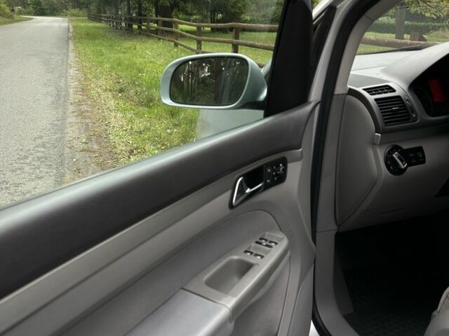 Серый Фольксваген Туран, объемом двигателя 1.6 л и пробегом 2 тыс. км за 6600 $, фото 14 на Automoto.ua