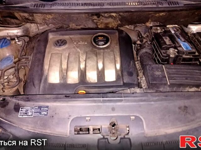 Сірий Фольксваген Туран, об'ємом двигуна 1.9 л та пробігом 300 тис. км за 4200 $, фото 2 на Automoto.ua