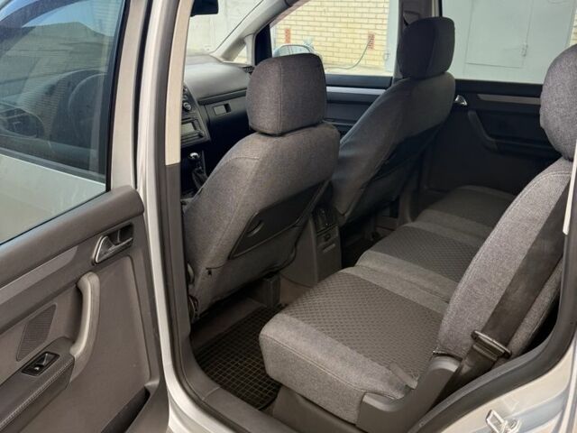 Серый Фольксваген Туран, объемом двигателя 1.6 л и пробегом 261 тыс. км за 5000 $, фото 11 на Automoto.ua