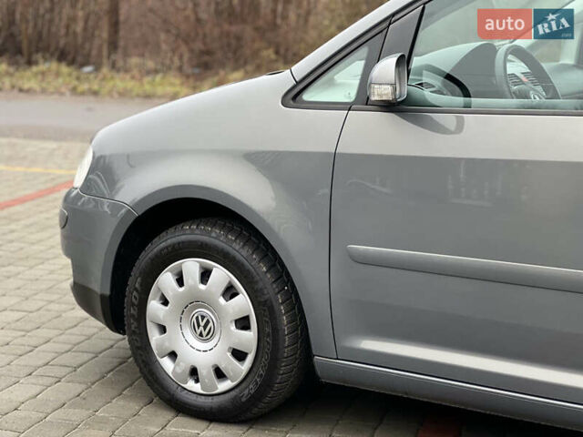 Сірий Фольксваген Туран, об'ємом двигуна 1.6 л та пробігом 173 тис. км за 5900 $, фото 6 на Automoto.ua