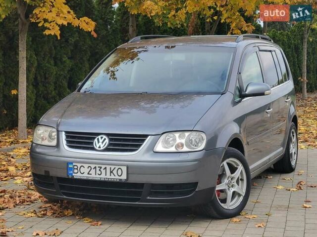 Серый Фольксваген Туран, объемом двигателя 2 л и пробегом 330 тыс. км за 5300 $, фото 5 на Automoto.ua