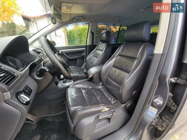 Серый Фольксваген Туран, объемом двигателя 2 л и пробегом 330 тыс. км за 5300 $, фото 19 на Automoto.ua