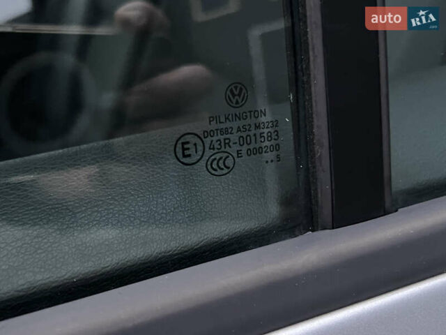Сірий Фольксваген Туран, об'ємом двигуна 1.6 л та пробігом 307 тис. км за 4900 $, фото 54 на Automoto.ua