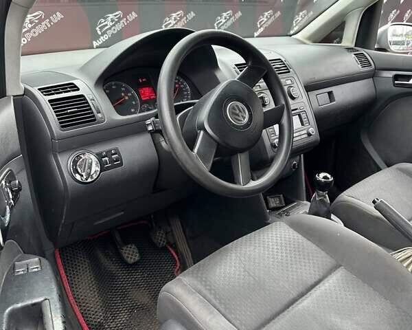 Сірий Фольксваген Туран, об'ємом двигуна 1.6 л та пробігом 338 тис. км за 5500 $, фото 18 на Automoto.ua